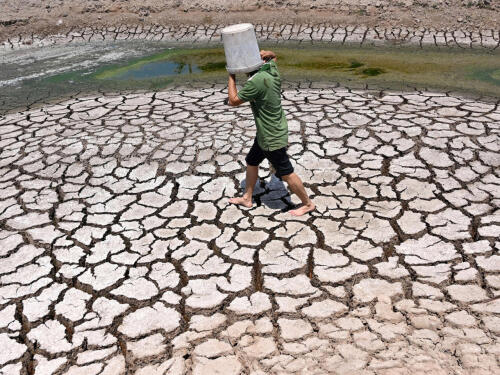 气候变化导致去年极端高温天数增加 26 天：报告