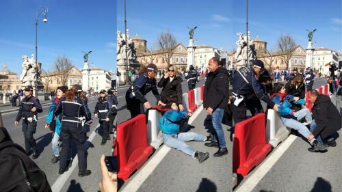 Ultima Generazione blockiert den Rom-Marathon, um auf die Dürre in Sizilien aufmerksam zu machen:„Der Staat kümmert sich um die Bürger“ – Das Video