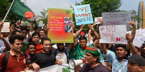 Vereinigte Arabische Emirate.57 Bürger Bangladeschs wegen Protesten gegen ihre Regierung zu Gefängnisstrafen verurteilt