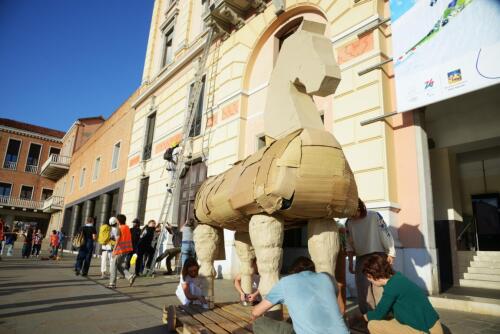 Venedig, ein riesiges Trojanisches Pferd gegen die Klimapolitik.Extinction Rebellion:„Wissenschaft ist eine ungehörte Kassandra“