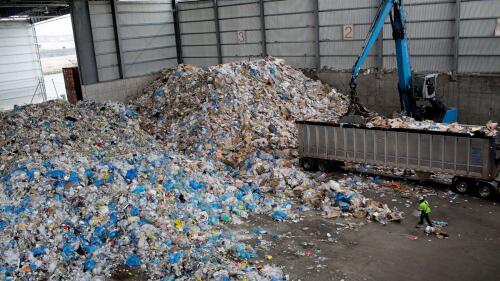 Befürworter der Ökologie sagen, es sei wichtig, den Müll vom Recycling zu trennen