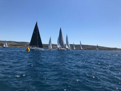 Das dritte von Ambiente Mare Italia geförderte „Sailing for the Planet“ startet in Porto Riva Traiano