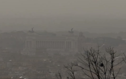 Dust from the Sahara over Rome, the Municipality's alert:«Children, elderly people and pregnant women should go out as little as possible.Leave your car at home"