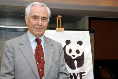 Fulco Pratesi, the doyen of Italian environmentalists:«I wash as little as possible and flush the toilet every 3 pees»