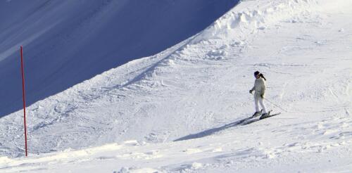 Tahoe avalanches: What causes  snow slopes to collapse? A physicist and skier explains, with tips for surviving