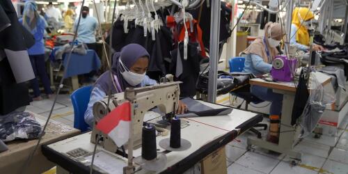 Good clothes fair pay, the campaign for decent wages in the fashion sector