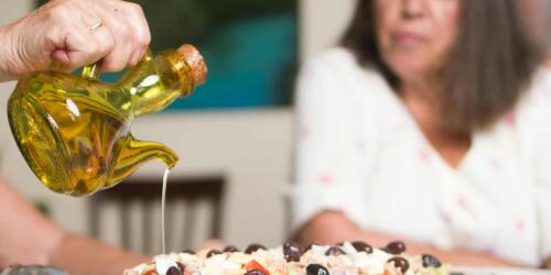 Olive oil reduces the risk of cancer mortality.The study of the Veronesi Foundation