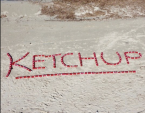 Why those strange ketchup bottles on the beaches of Puglia?– The video