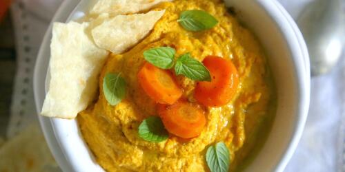 Carrot hummus with curry and mint, recipe