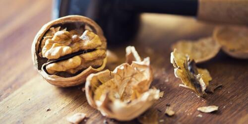 Walnuts improve heart health, evidence in the summary of 150 studies