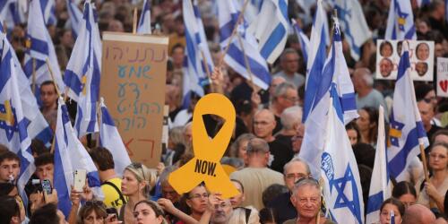 In Israel it is the day of the national strike against the Netanyahu government