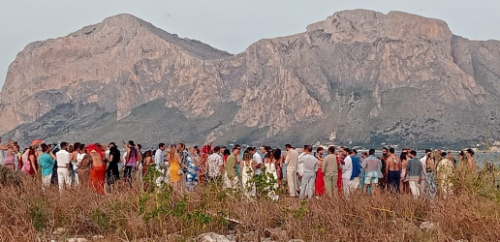 VÍDEO| Fiesta en la Isola delle Femmine, el DJ:“No hay fiesta, estábamos grabando un vídeo”