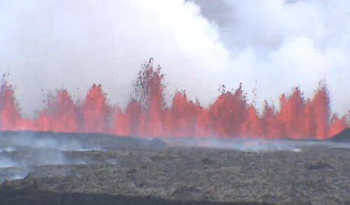 VÍDEO | Volcán vuelve a hacer erupción en Islandia:las imagenes son impresionantes