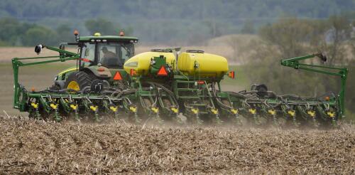 Tres formas en que la IA puede ayudar a los agricultores a afrontar los desafíos de la agricultura moderna