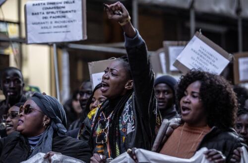 Mujeres inmigrantes en Italia:invisibles, explotados y discriminados