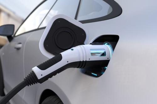 Coches eléctricos, el mapa con todas las estaciones de carga en Italia está online desde hoy