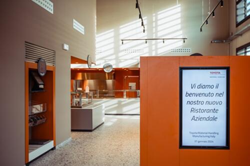 En el comedor 'verde' de Toyota Material en Bolonia se reciclan incluso los humos de la cocina