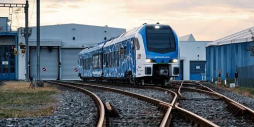 El primer tren de hidrógeno listo para partir en California