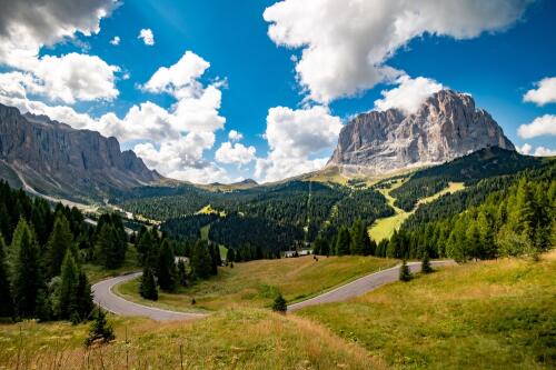 Sassolungo:Miles de ciudadanos defienden de la especulación la maravilla de los Dolomitas.