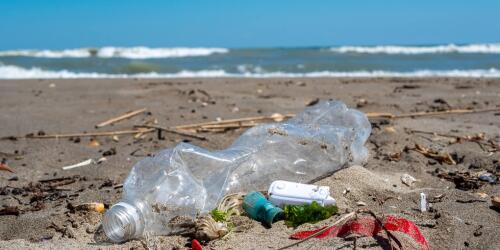 Por cada cien metros de playa hay 705 residuos.Los resultados del estudio de basura en playas de Legambiente