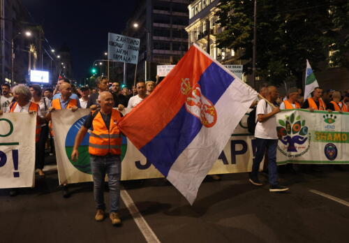 La historia de la mina de litio en Serbia que provoca protestas entre los residentes pero acerca a Belgrado a la adhesión a la UE