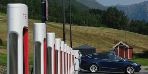 En Noruega, el número de coches eléctricos supera al de gasolina