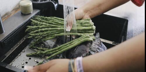 Millones de personas en todo Estados Unidos utilizan agua de pozo, pero muy pocas la analizan con suficiente frecuencia para asegurarse de que sea segura.