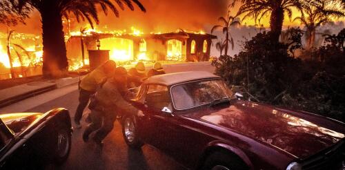 Por qué los incendios forestales provocados por humanos, automóviles y líneas eléctricas pueden ser más destructivos y más difíciles de contener