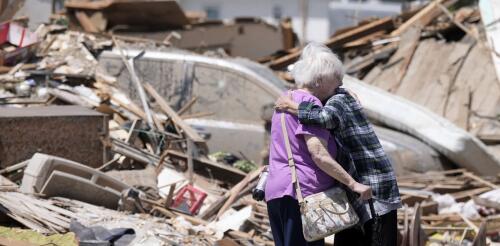 Les personnes déplacées par les ouragans, les incendies de forêt et d'autres catastrophes racontent l'histoire de la vulnérabilité et des défis de rétablissement en Amérique.