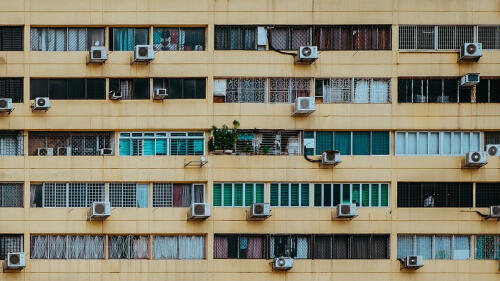 «80% des climatiseurs sont à remplacer».Alarme Confindustria pour maisons et bureaux :l'accusation contre les règles de l'UE