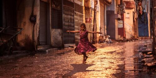 A Delhi, d'anciens enfants des rues deviennent guides touristiques