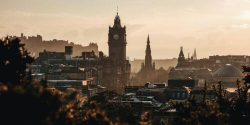 Edimburgo dice stop alle pubblicità fossili in città