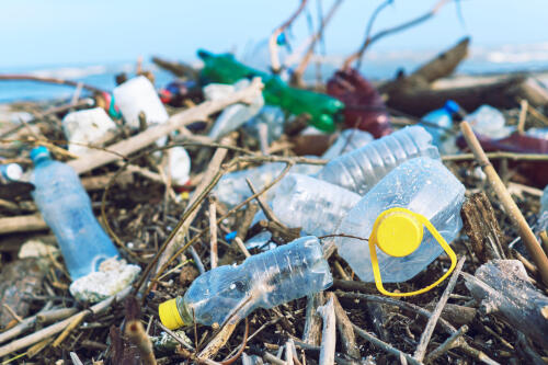 Inquinamento da plastica: la metà di quello mondiale è causato da poche multinazionali