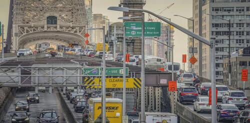 La città di New York dà il via libera alla tariffazione della congestione: ecco come questo piano di pedaggio dovrebbe migliorare il traffico, la qualità dell'aria e il trasporto pubblico