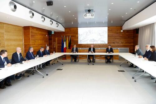 Courmayeur studia (e sogna) un collegamento a fune con le valli e le piste da sci