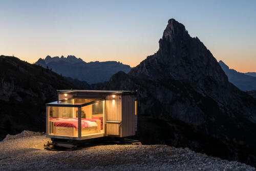 Stanze panoramiche in cima alle montagne, il Veneto vota (tra le polemiche)