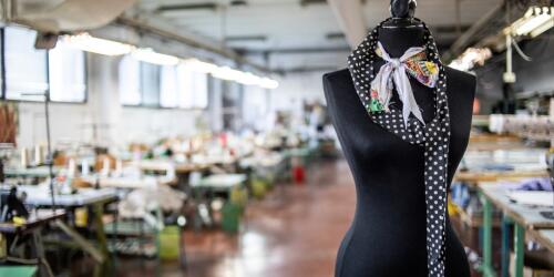 Il mito della moda etica e made in Italy vacilla sotto i colpi del caporalato