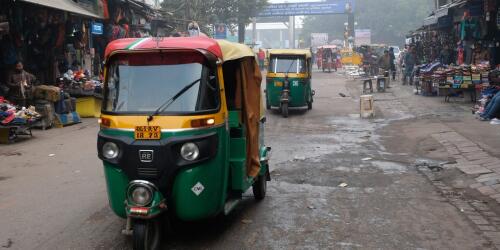 In India la mobilità è sempre più elettrica grazie a scooter, moto e risciò