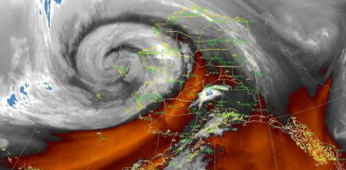 異常に暖かい太平洋によって煽られた台風マーボックは、重要な時期にアラスカの脆弱な沿岸地域社会を襲った